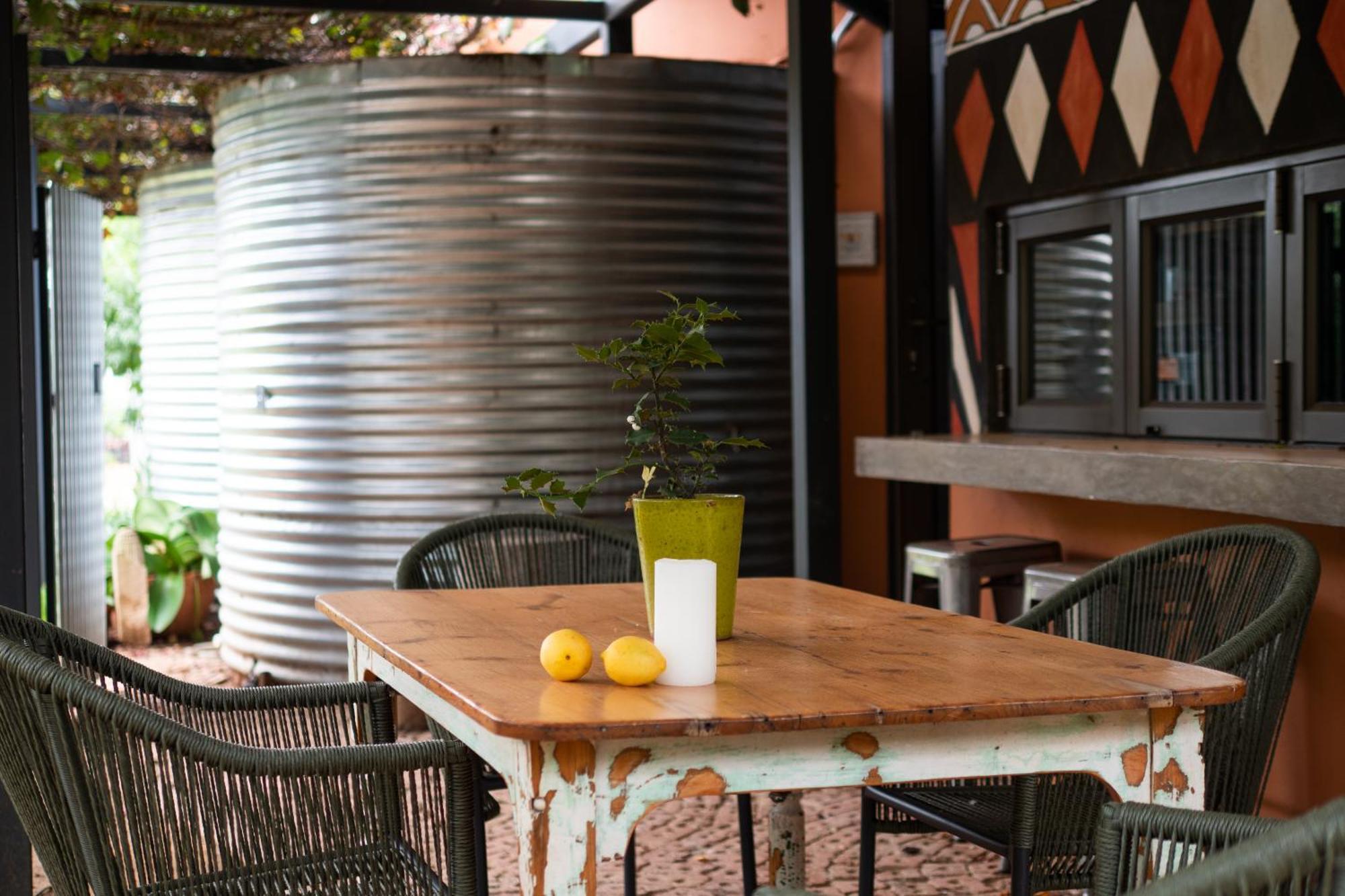 Liedjiesbos Urban Olive Farm Bed & Breakfast Bloemfontein Exterior foto