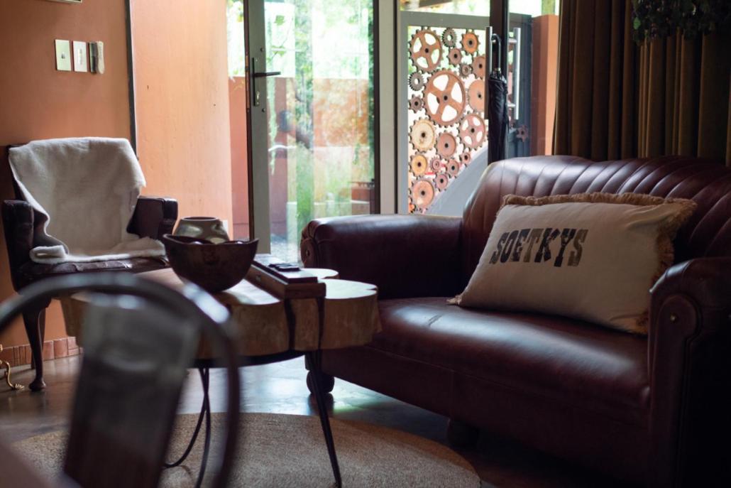 Liedjiesbos Urban Olive Farm Bed & Breakfast Bloemfontein Exterior foto